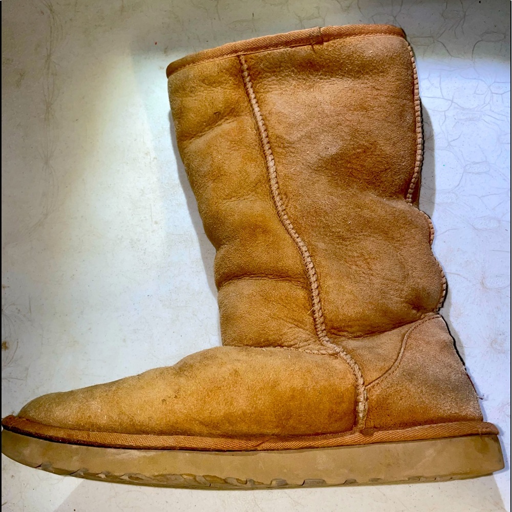 UGG